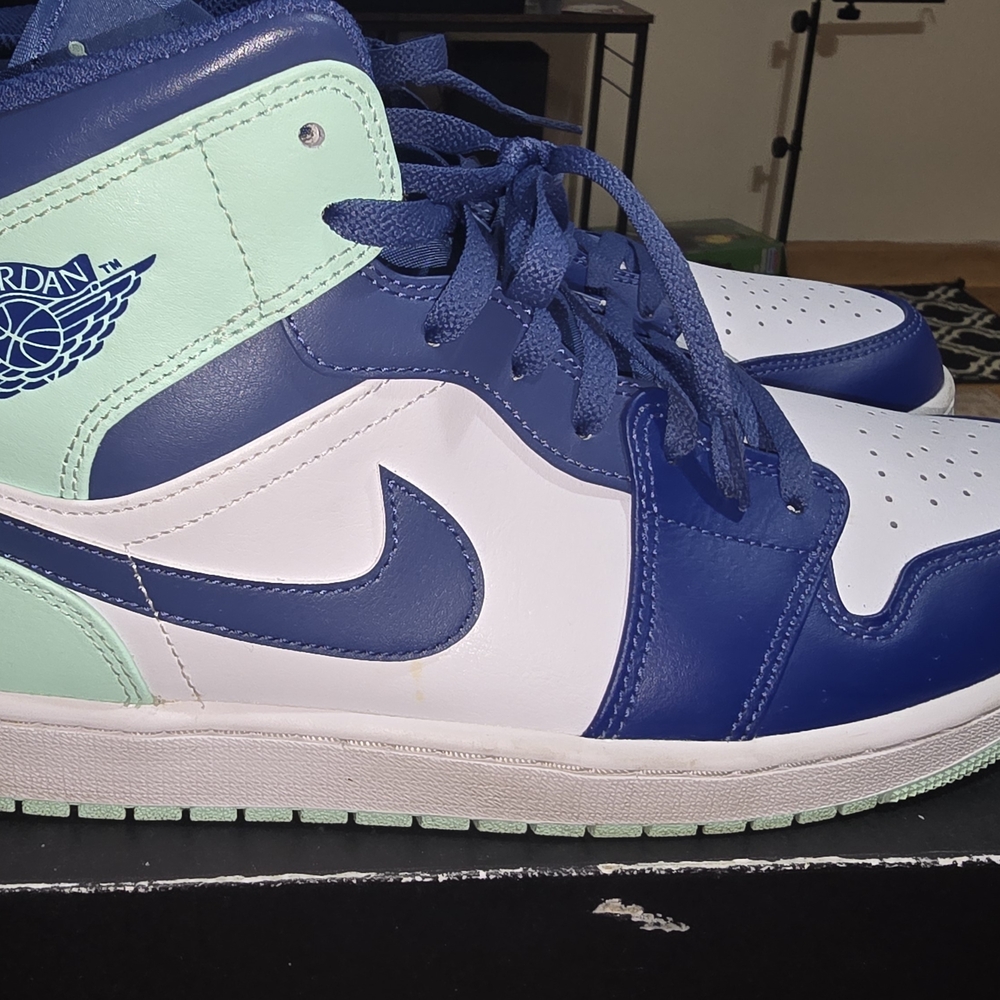 Air Jordan 1 Mid Size 13 "Mystic Navy/mint Foam-white"